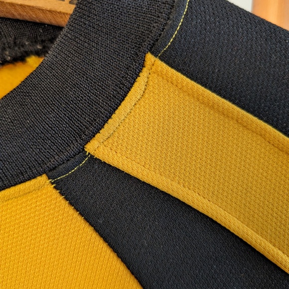Vintage Hummel Sweater (Large) - Early 2000's - Picture 8 of 12
